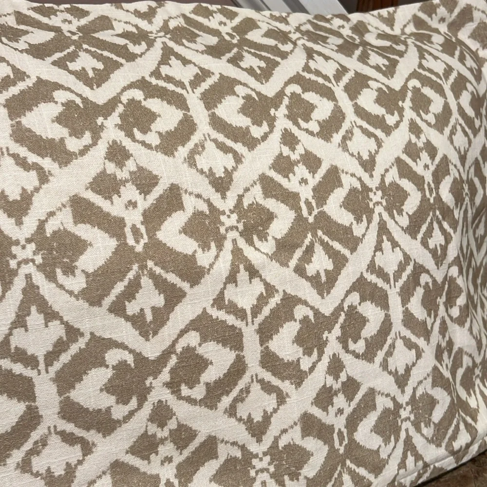 Pottery Barn Tan and Cream Patterned Pillow Cover, 16x26”